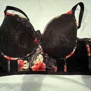 Women’s black bra